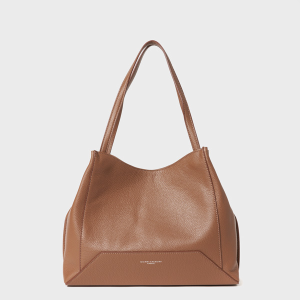 50代女性の普段使いにおすすめなカジュアルに使えるハイブランドバッグは、ジャンニ・キアリーニのルドヴィカ M