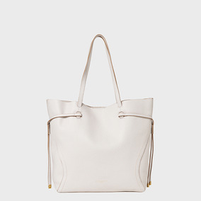 ヴィオレット M